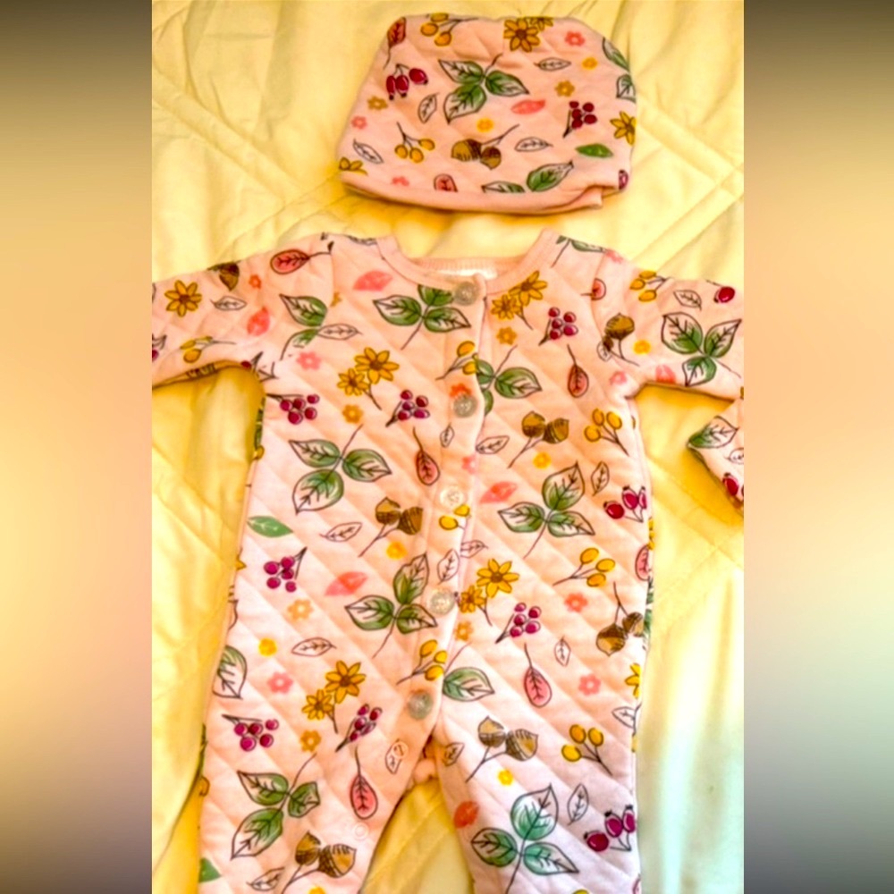 Falll 🍁 Baby Onesie in Pink / size 0-3 months